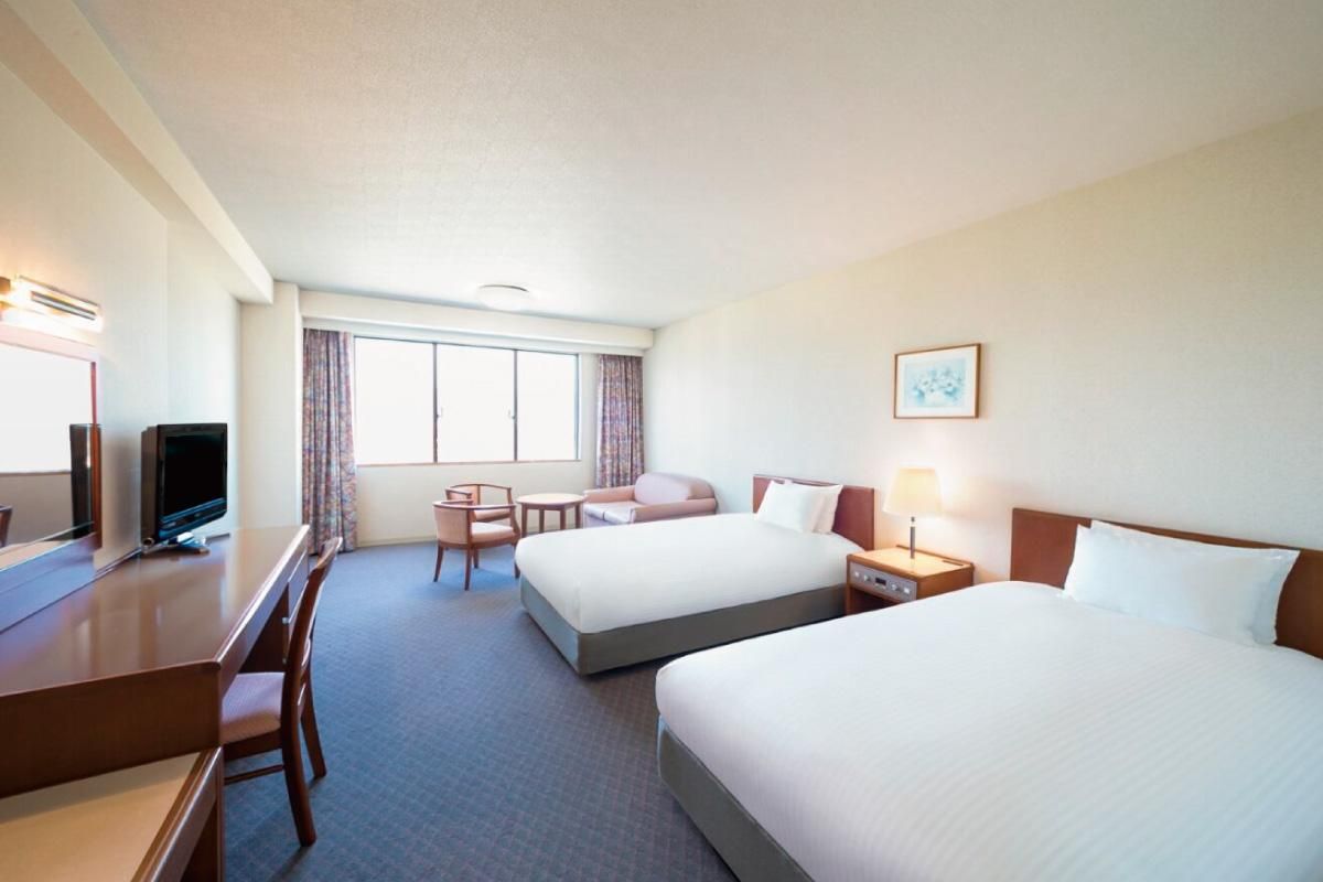 Classic Room with 2 single beds and 1 sofa bed, Ocean/Sea view