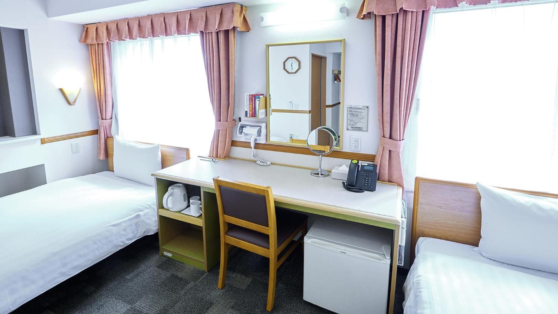 Accessible Twin Room - Non-Smoking
