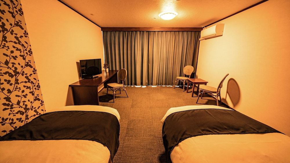 Standard Western Style Room with 4 beds without Bath, Non-Smoking