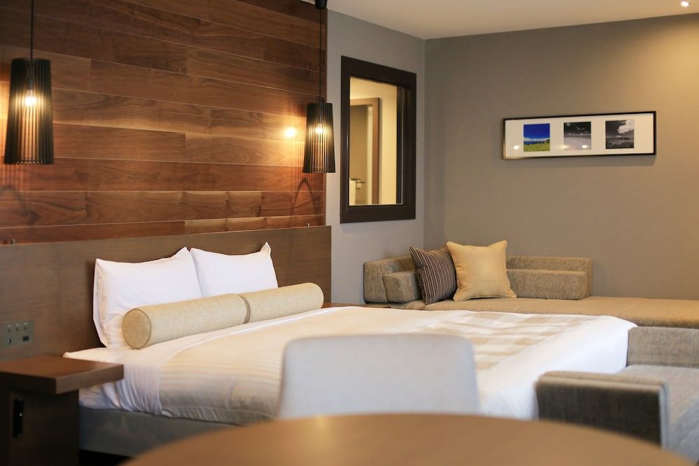 Deluxe Queen Room, Ocean View (1 Queen Bed)