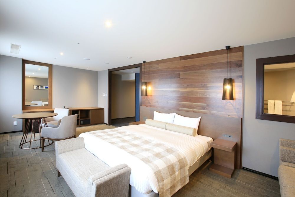 Deluxe Queen Room, Ocean View (1 Queen Bed)