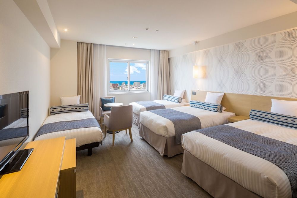 Corner Twin Room, Ocean View (2 Twin Beds)