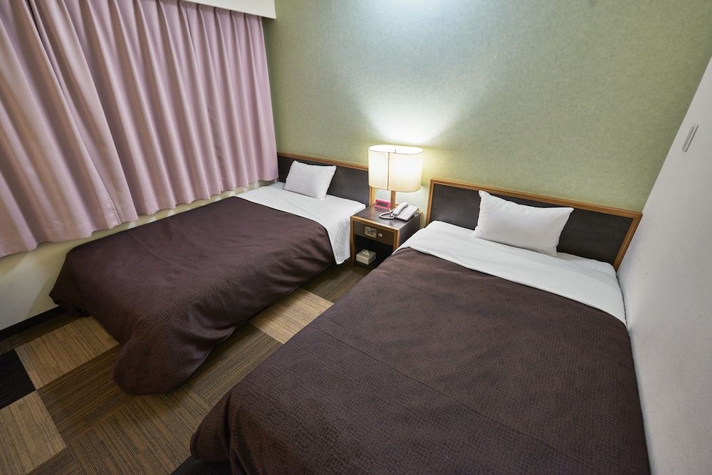 Superior Twin Room, Smoking (2 Semi-Double Beds)