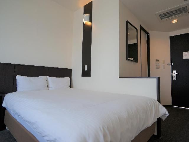 Small Double Room with Shower - Non-Smoking