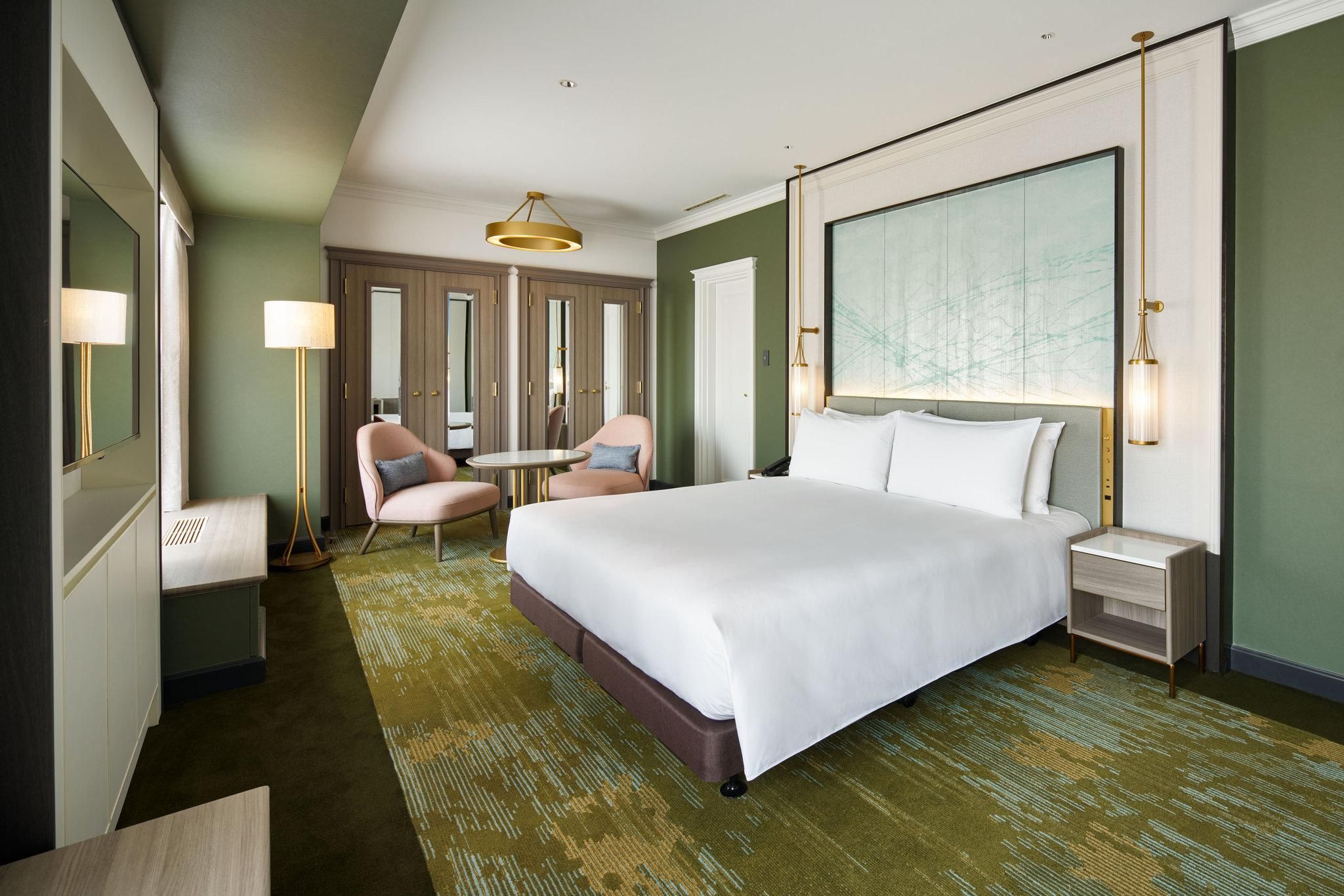 1 King 1 Bedroom Suite Kitchen Club Lounge Access