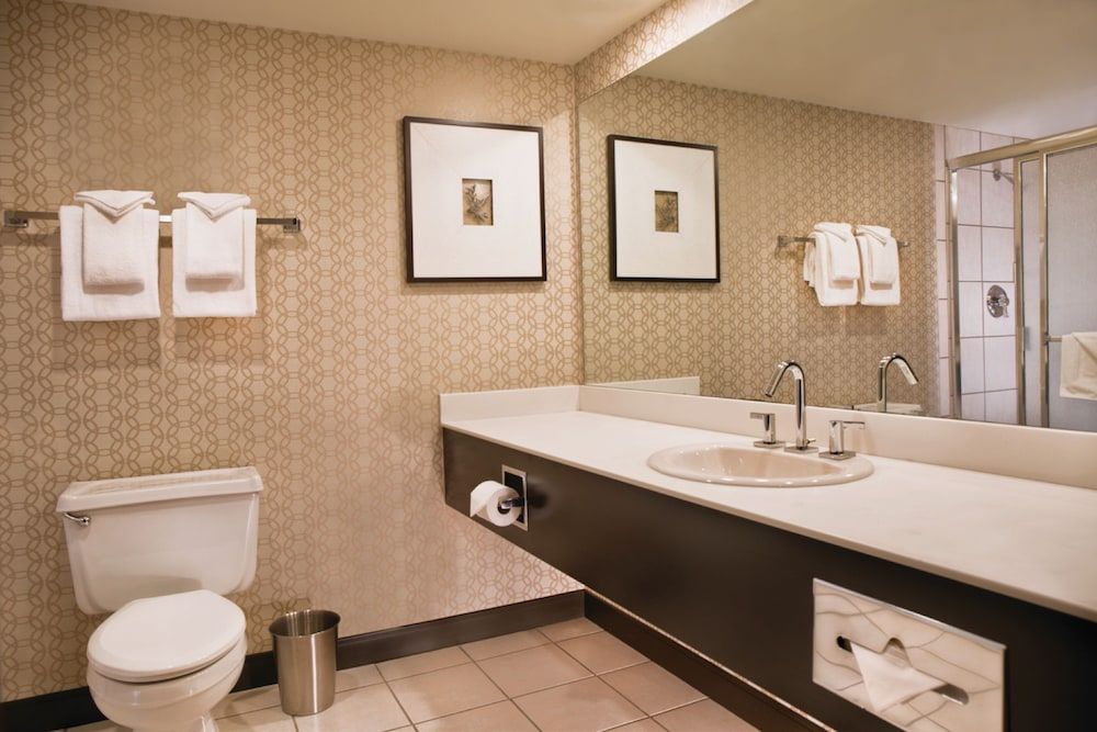 Excalibur Hotel & Casino Royal Tower Two Queen Room 3