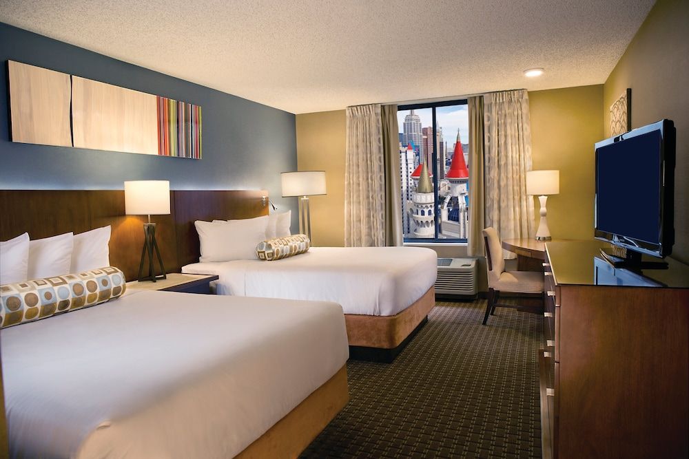 Excalibur Hotel & Casino Royal Tower Two Queen Room 2