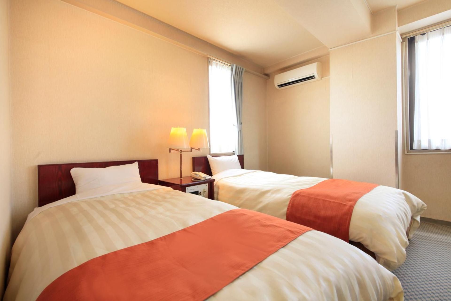 Mountain View Twin Room