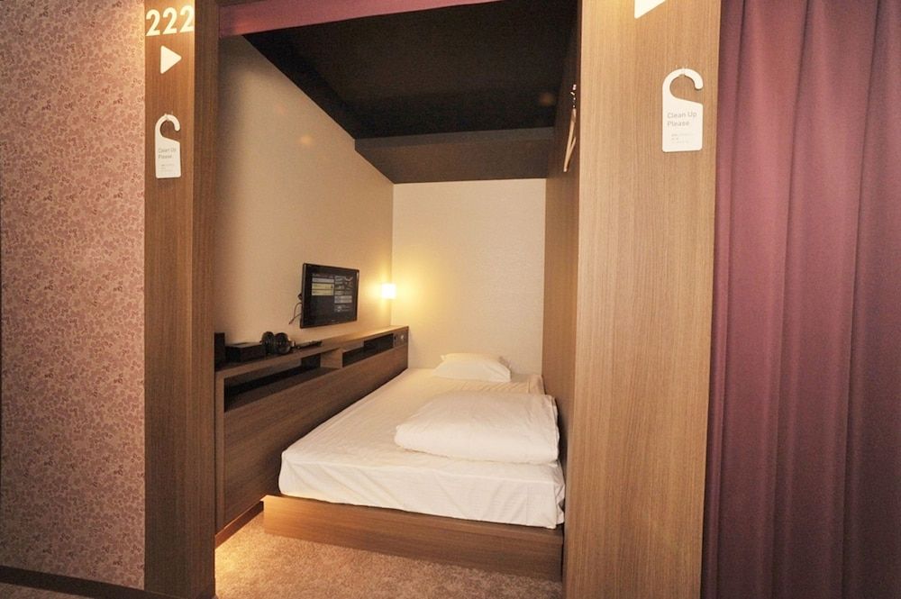 Business Single Room, Men only