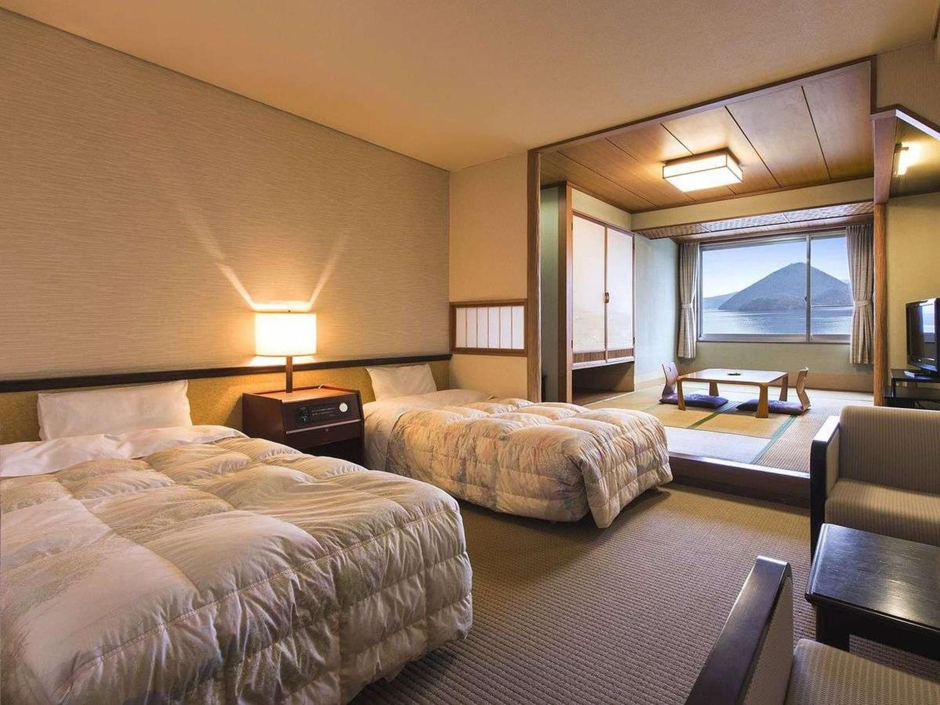 Twin Room with Tatami Area with Lake View(Buffet Dinner & Breakfast Included)