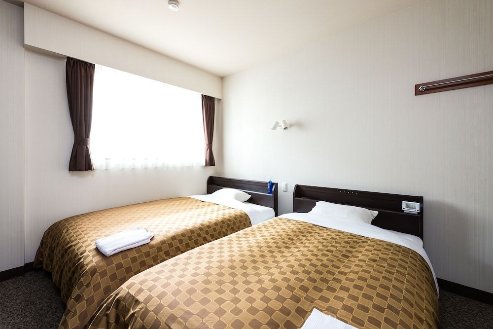 Twin Room, Non Smoking (C)