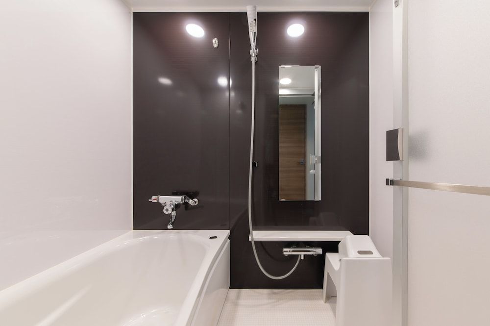 Hotel Vista Nagoya Economy Double Room, Non Smoking (140cm bed 15.4sqm) 4