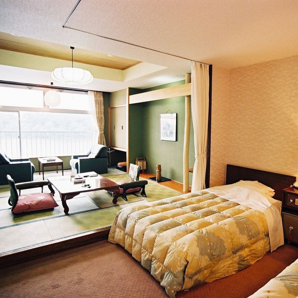 Standard Japanese Western Room, Non Smoking, Lake View (Beds + Japanese futons)