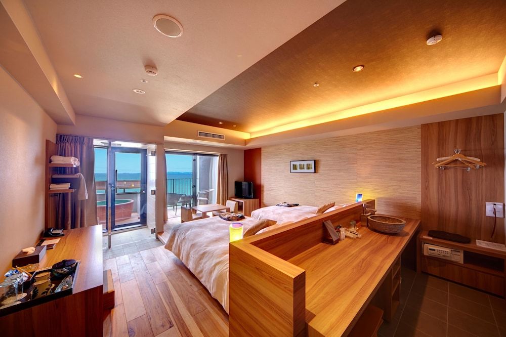 Anji Twin Room Ocean View with Open-air Bath (Club Floor)