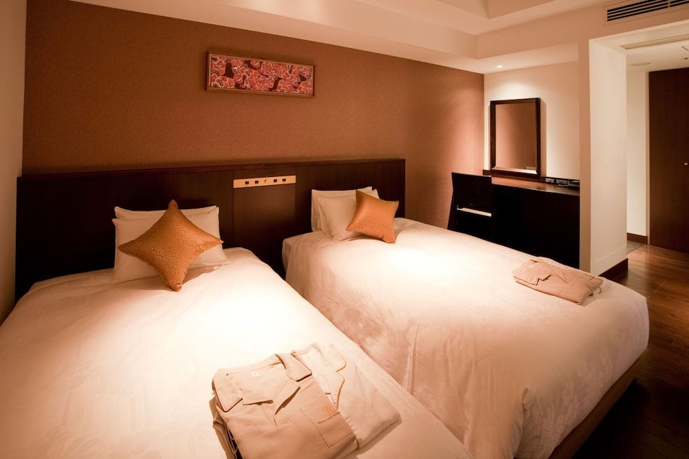 Senaga Deluxe Japanese Western Room & Open-Air Both and Airport View