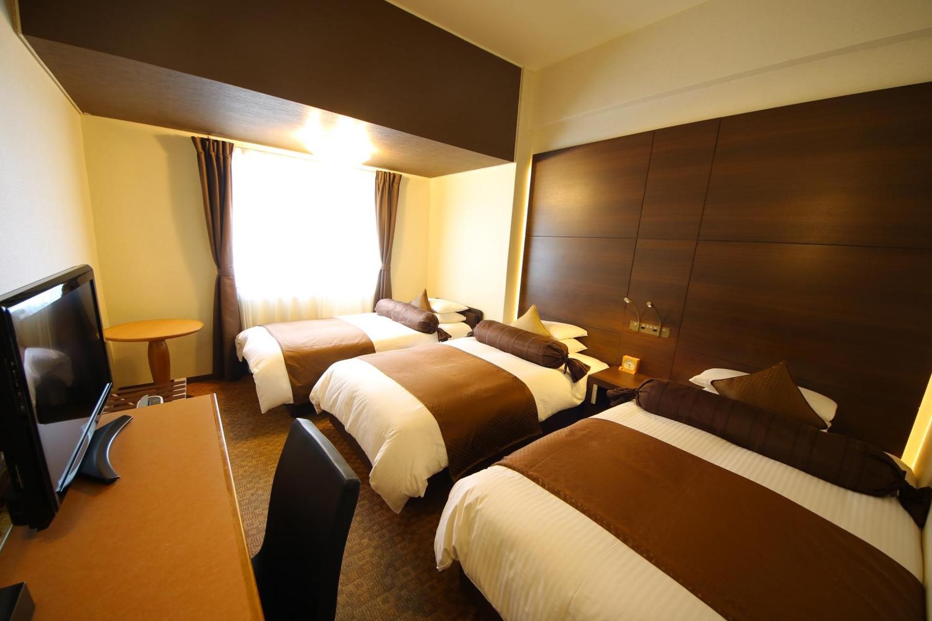 Superior Twin Room (Third person use), Non Smoking, City View - Main Building