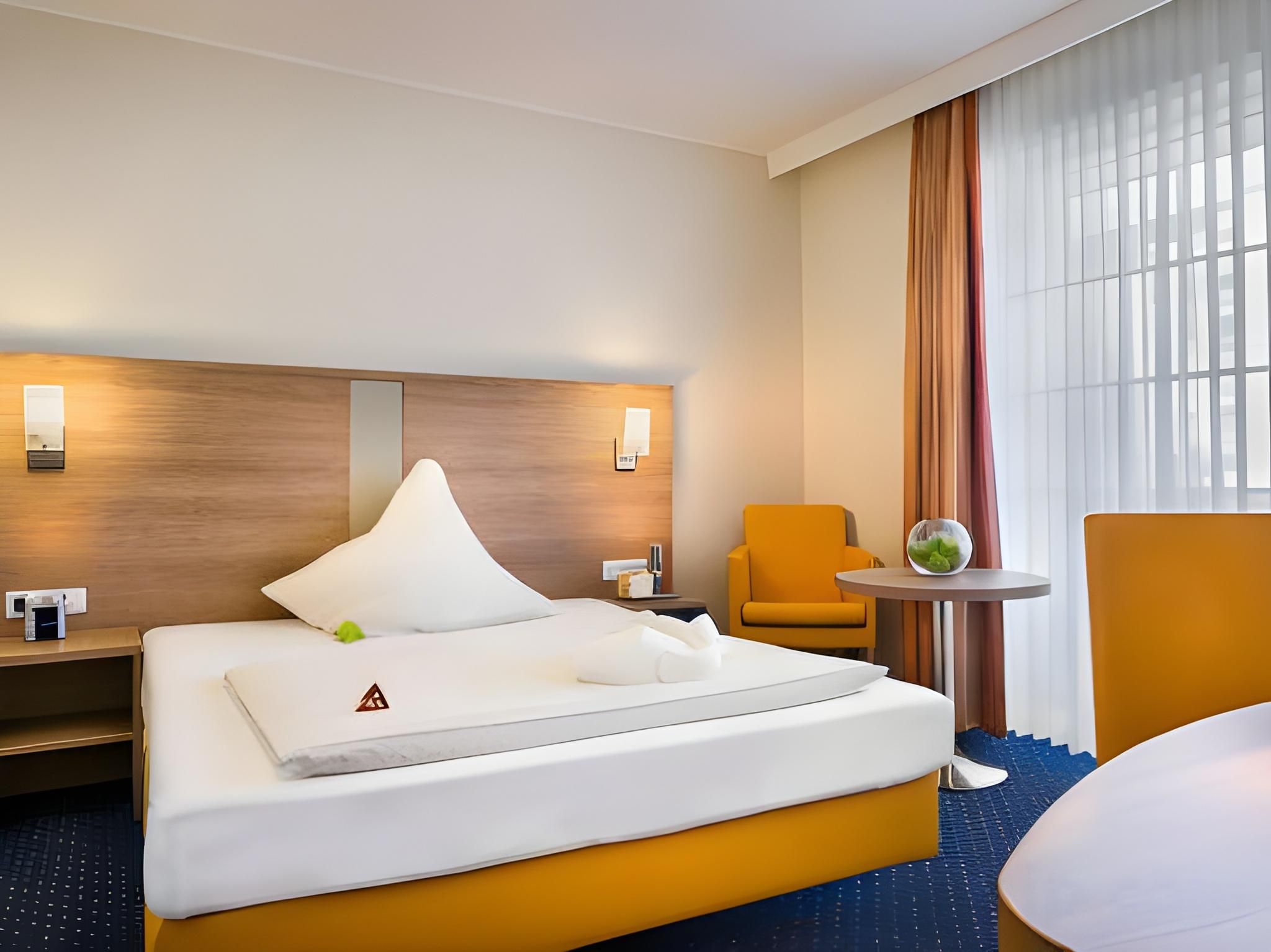 undefined acora Düsseldorf Living the City 6