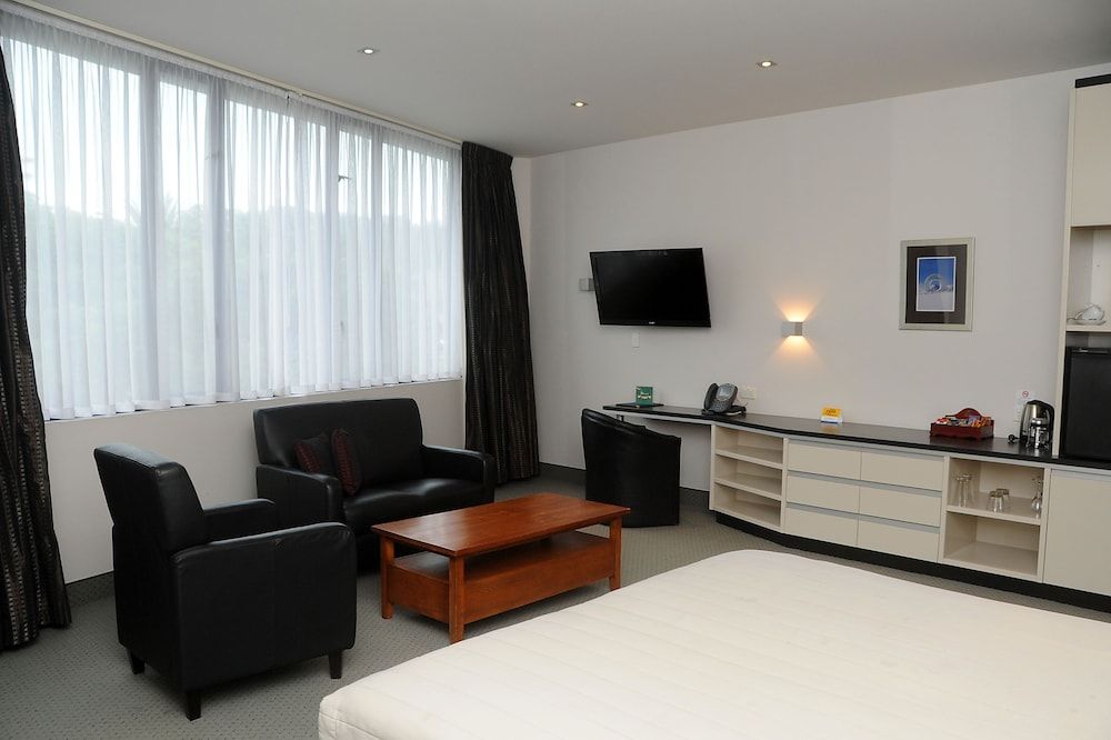 Standard Suite, 1 King Bed