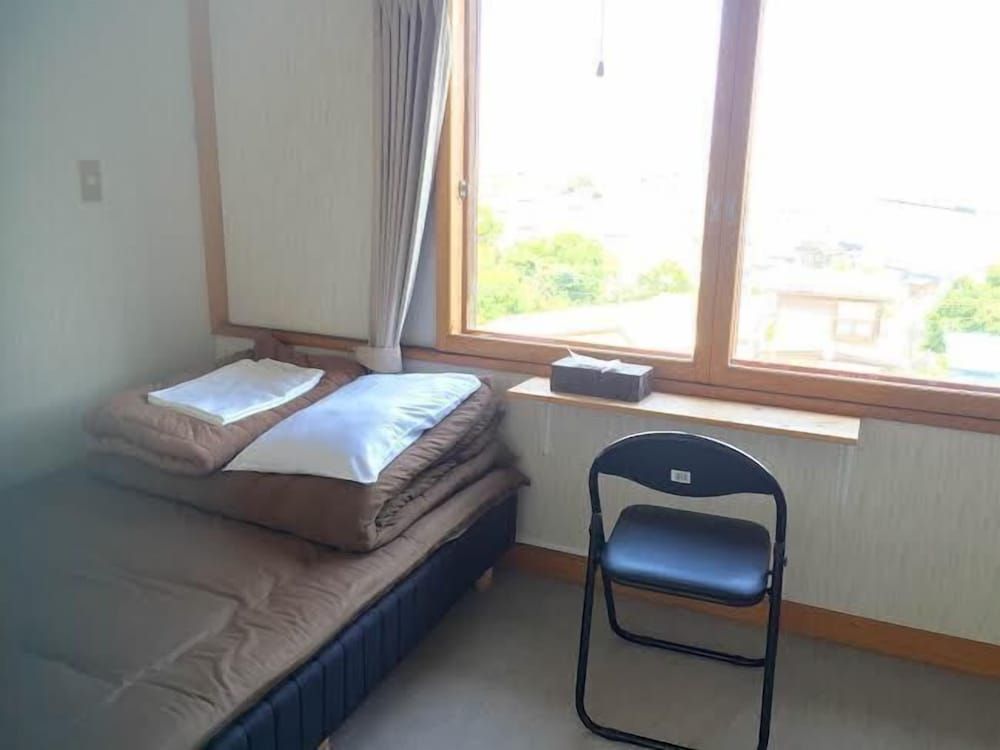 Twin Room, Non Smoking, Shared Bathroom