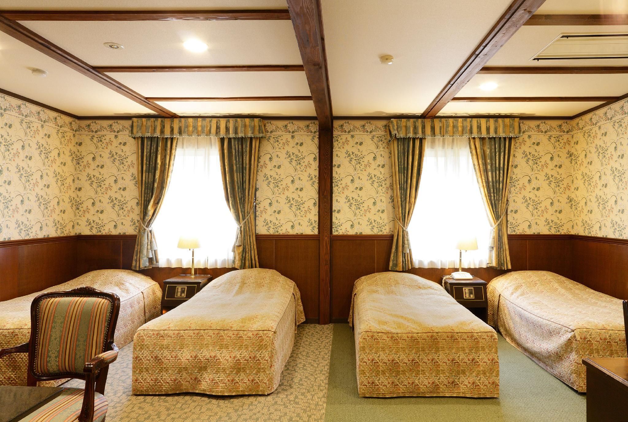 Quad Room