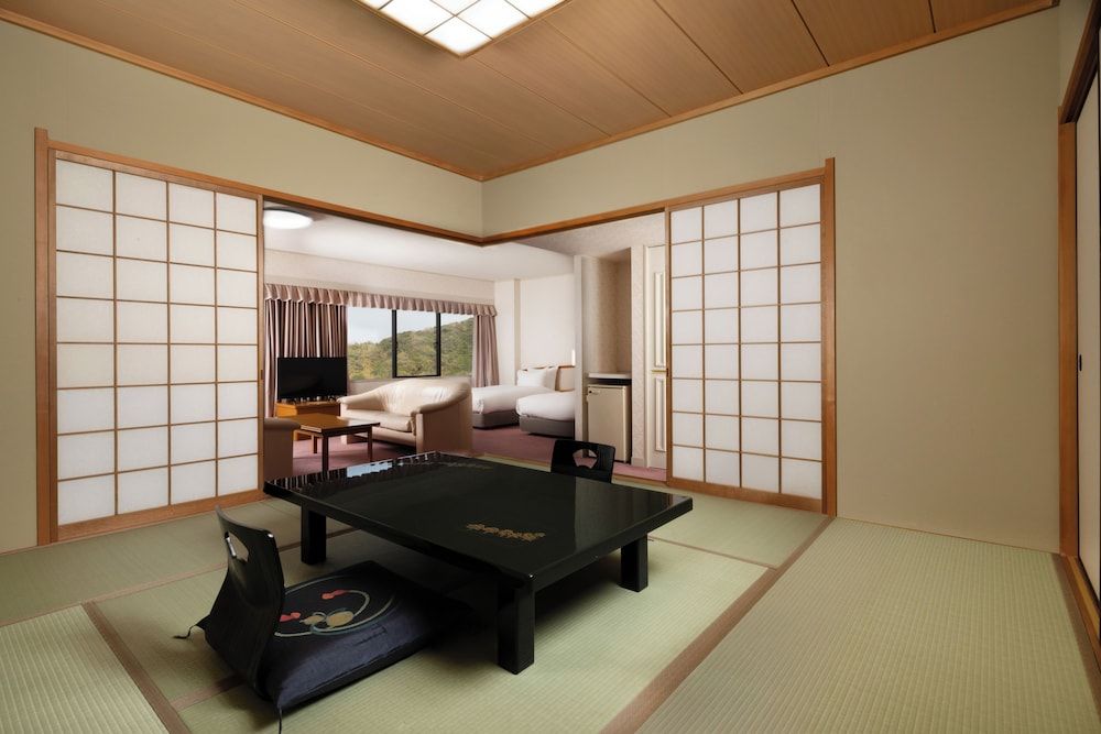 Classic Junior Suite, 2 Twin Beds and 2 Futon Beds, Ocean/Sea View (Japanese Western Style)