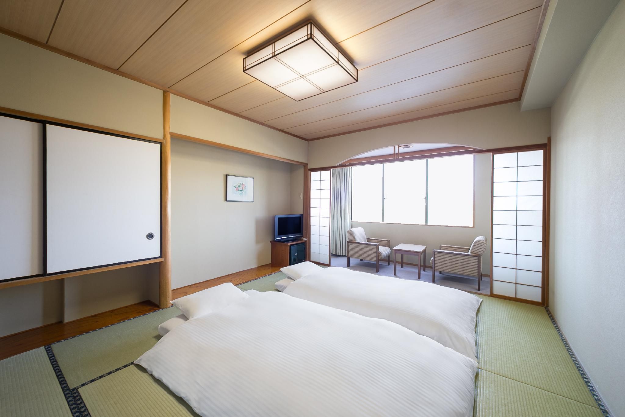 Classic Room, Japanese style, 4 Futon beds, Mountain view