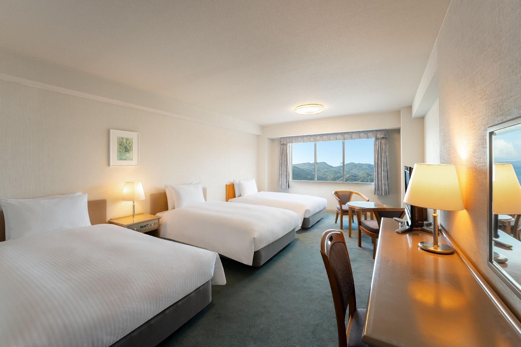 Classic Room With 2 Single Beds And 1 Extra Bed , Mountain View