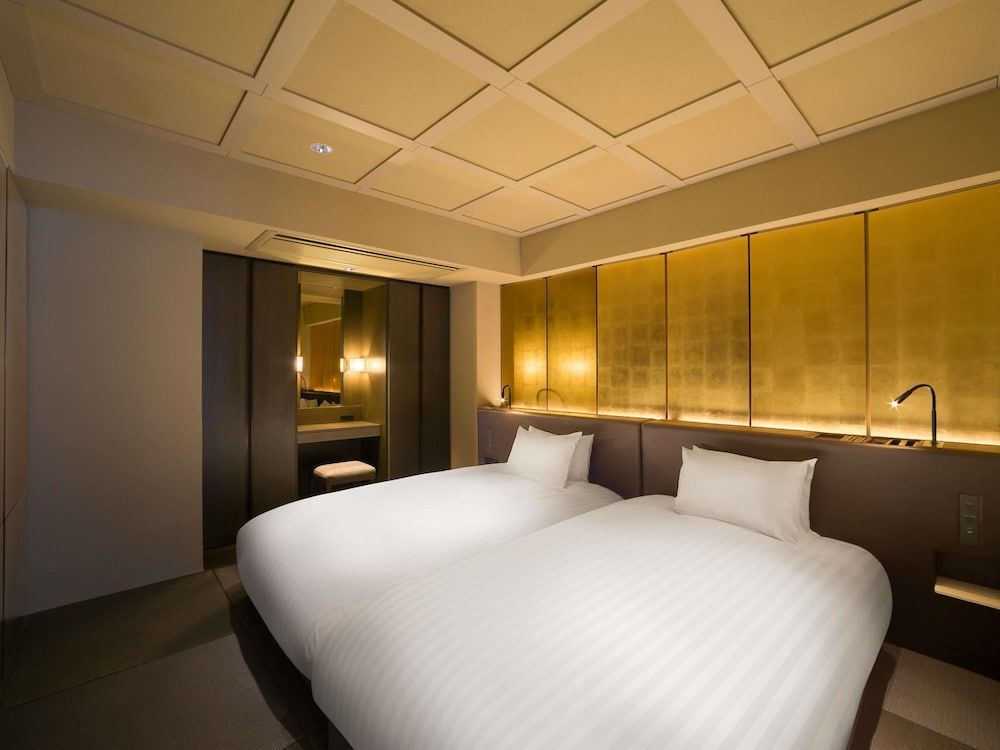 Standard Junior Suite, Japanese-Western style, 2 single beds and 2 futon beds, Lake side