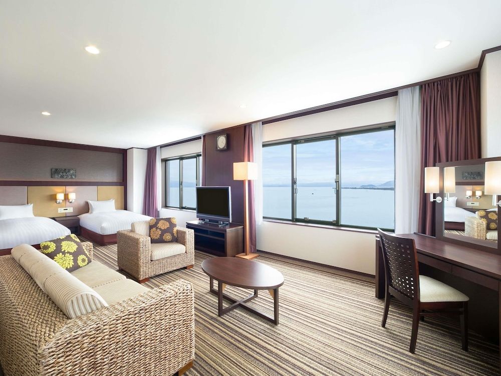 Standard Junior Suite, Japanese-Western style, 2 single beds and 2 futon beds, Lake side