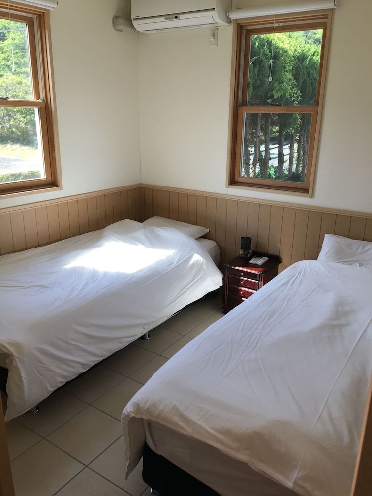 Condo with Loft and 1000sqm yard  (For 4-6 guests)
