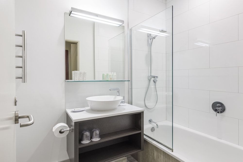 Adina CityLife Wellington Two Bedroom Apartment 3