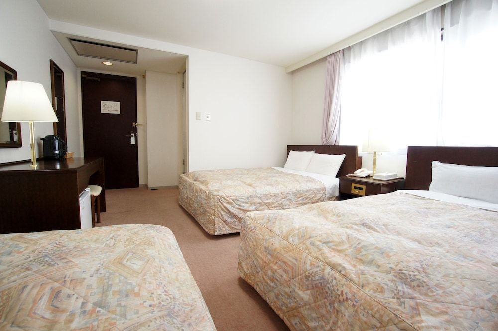 Triple Room, Smoking