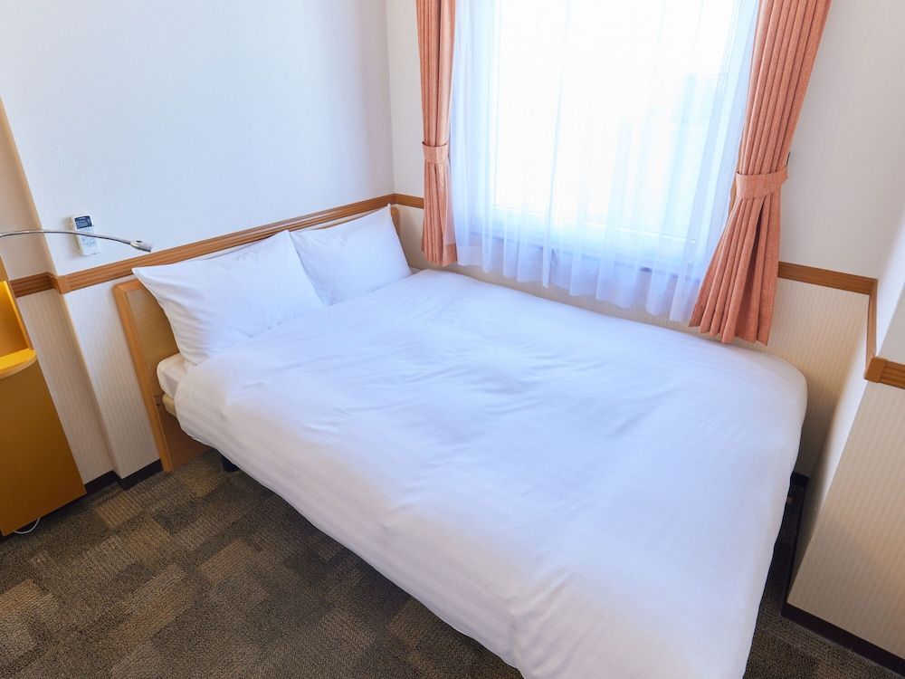 Toyoko Inn Osaka JR Noda Ekimae Economy Double Room, Smoking
