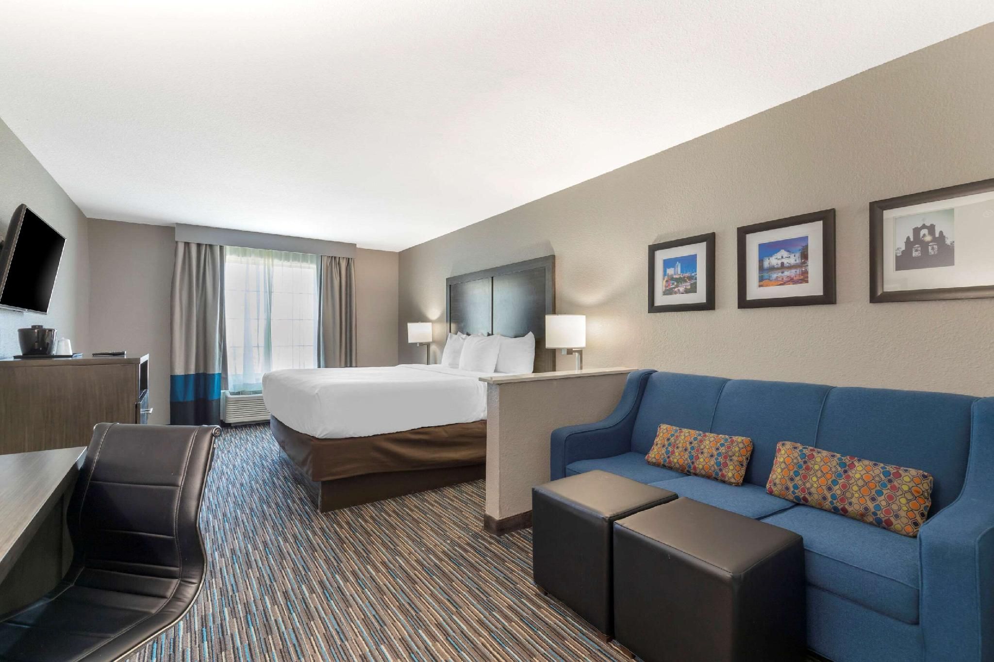 1 King Bed, Nonsmoking, Accessible