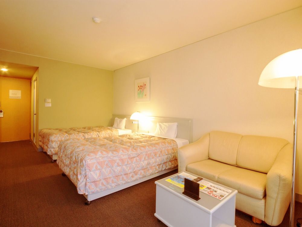 Standard Twin Room, Non Smoking (South Wing)