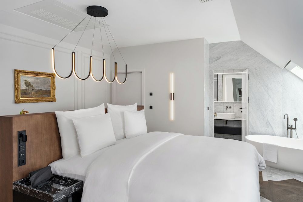 Luxury Suite