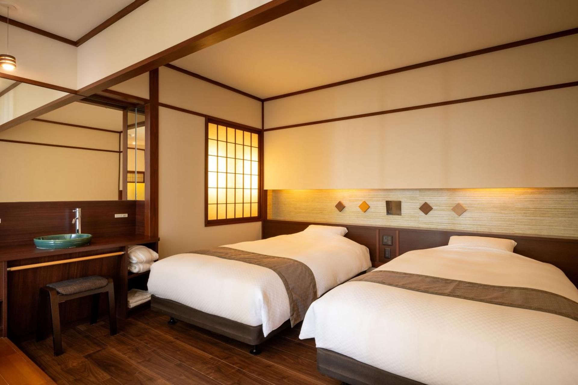 Deluxe Suite with Spa Bath