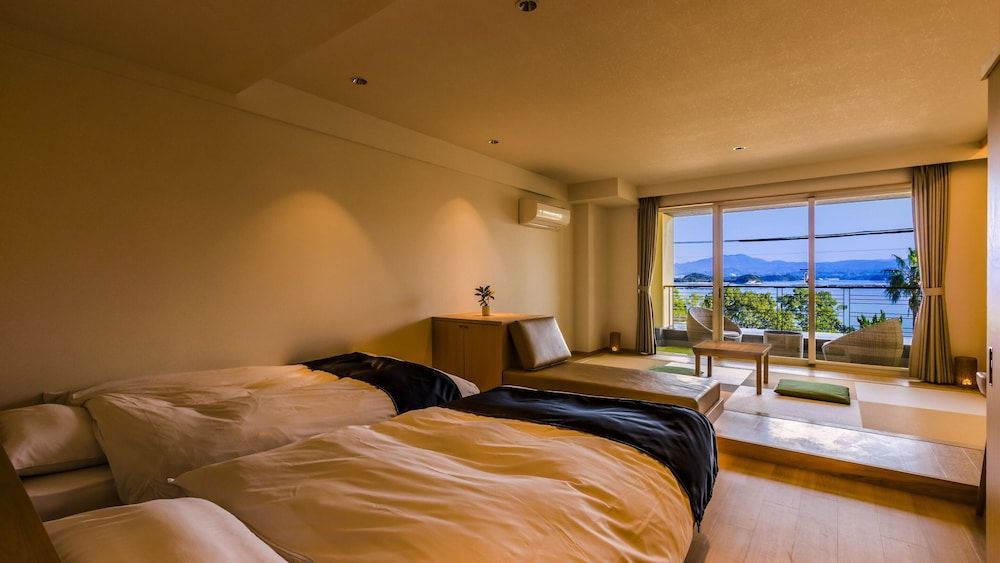 Standard Japanese Western Style Room for 4 people without Bath, Non-Smoking