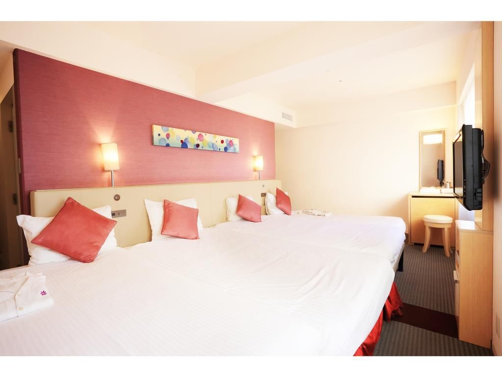 Hollywood Family Room, Non-Smoking (Four Single beds)