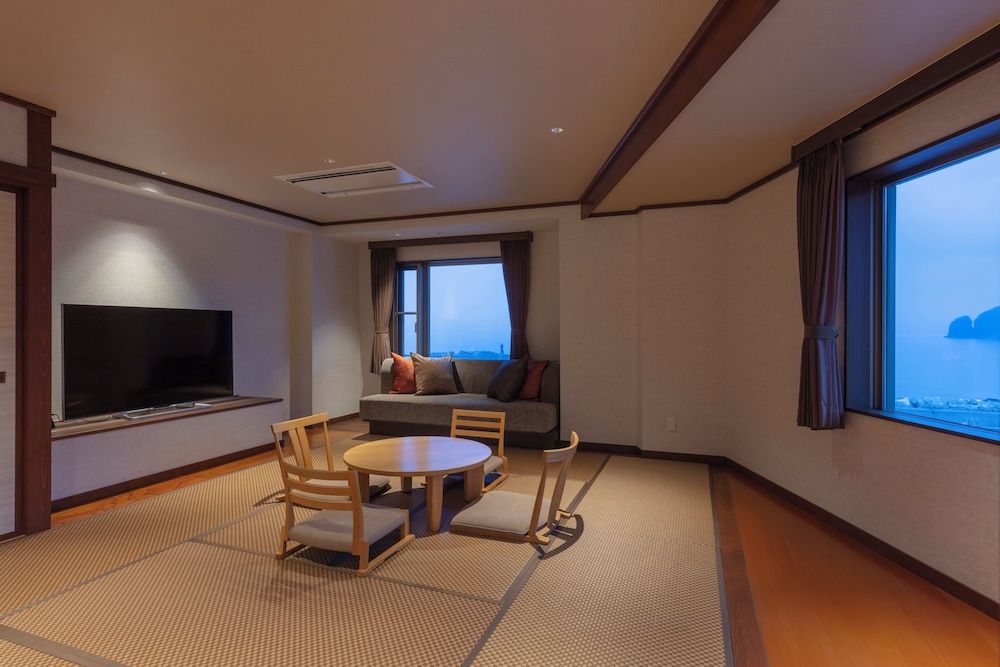 KITAKOBUSHI SHIRETOKO Hotel & Resort Corner Deluxe, 2 Beds + Futons, Accommodates Up to 4 Guests, 67sqm, Non-Smoking 3