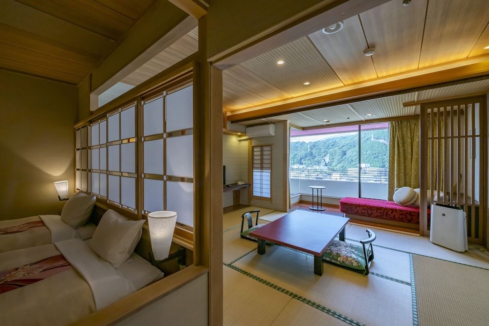 Japanese Suite, Smoking