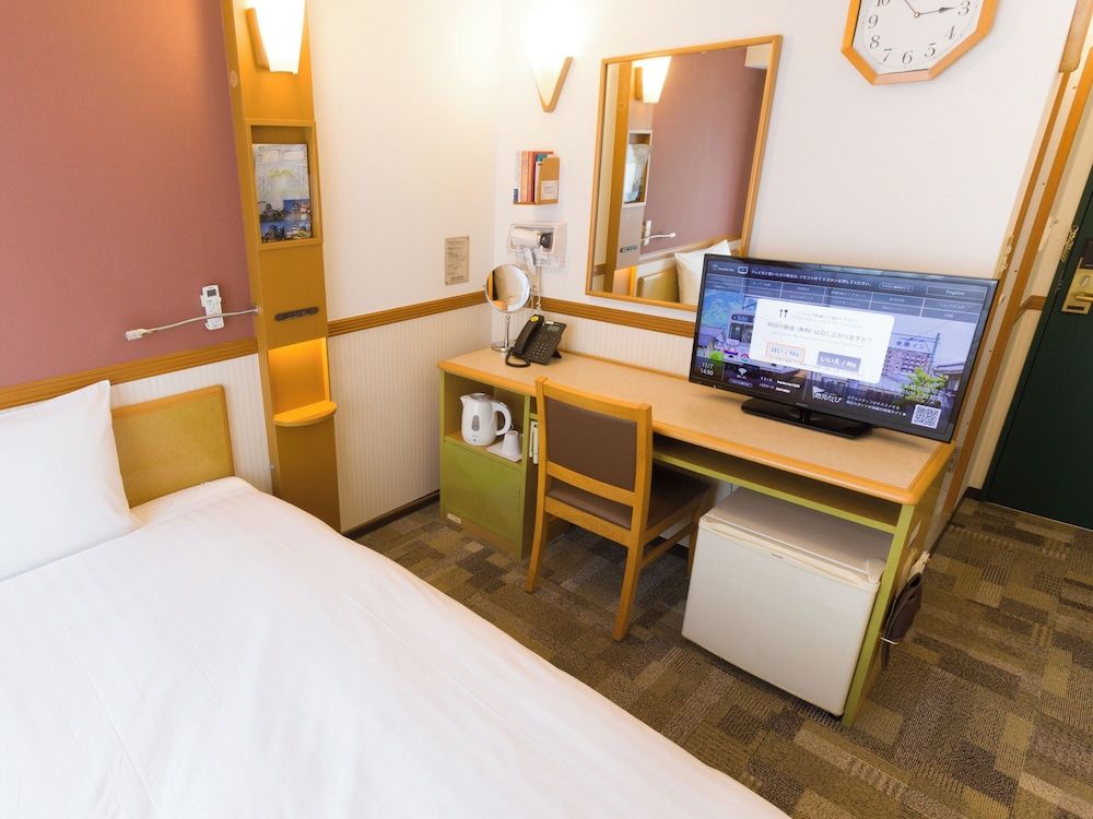 Standard Single Room, Smoking