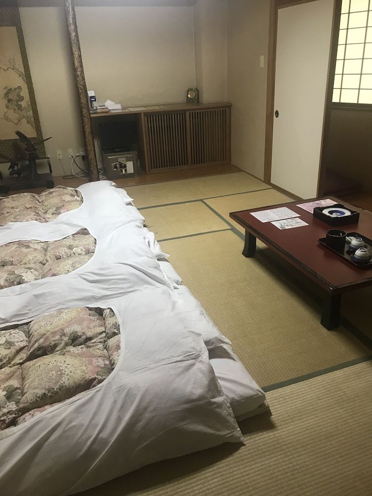 Daikokuya Ryokan Japanese Style Room (For 3 People) 2