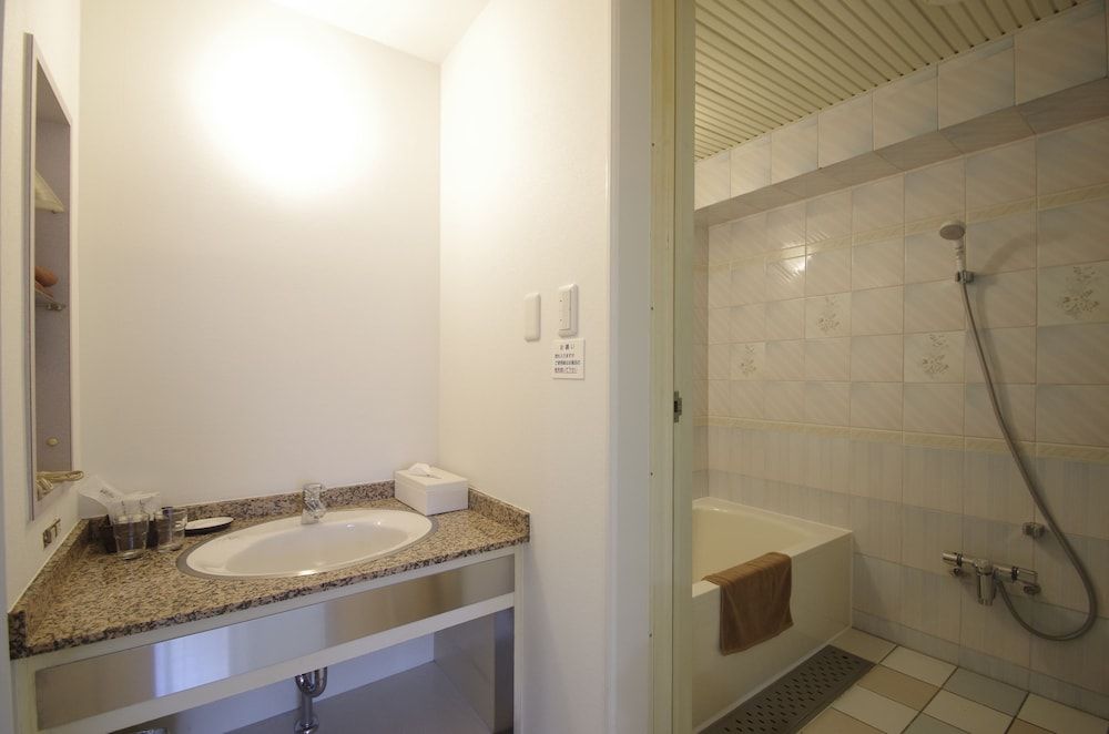 Hotel Imalle Yokohama Isezakicho - Hostel [Fully Flexible] Superior King Room NonSmoking 3