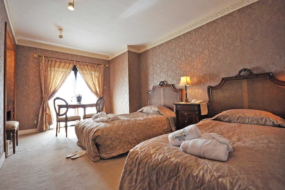 Pavillon Twin Room