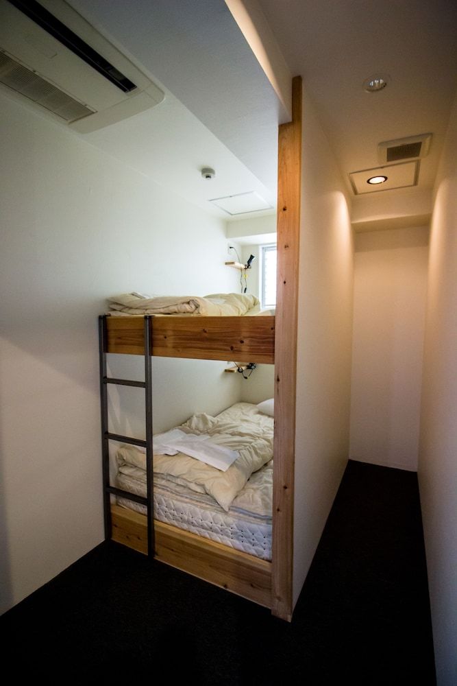 Twin bunk room