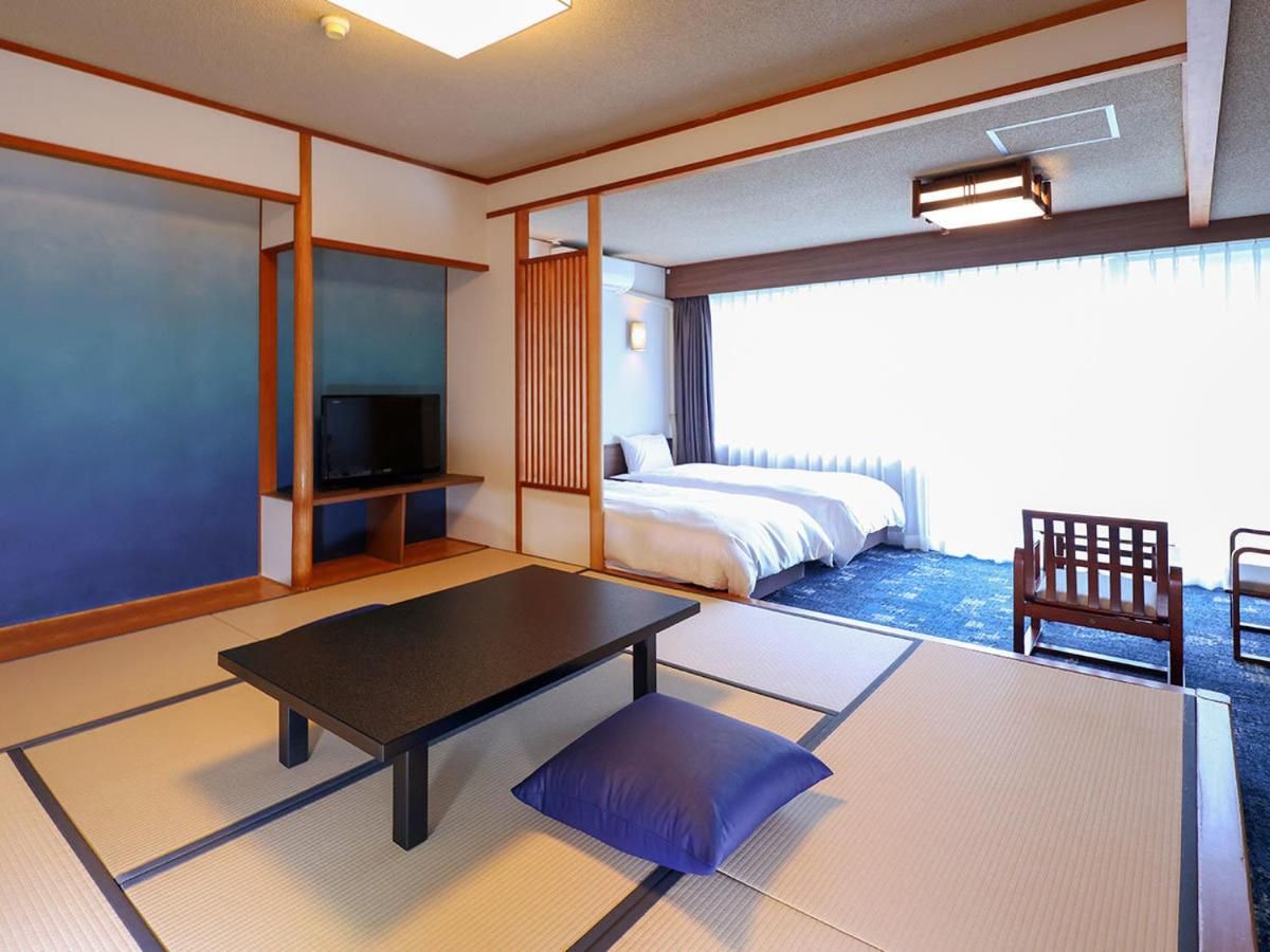 Standard Japanese-Western-Style Room with 8 Tatami and Twin Room, Indoor Bath, Non-Smoking