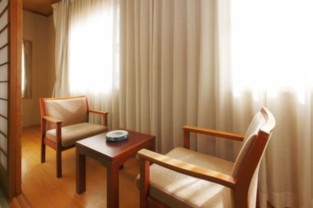 Standard Japanese Style Room, Smoking