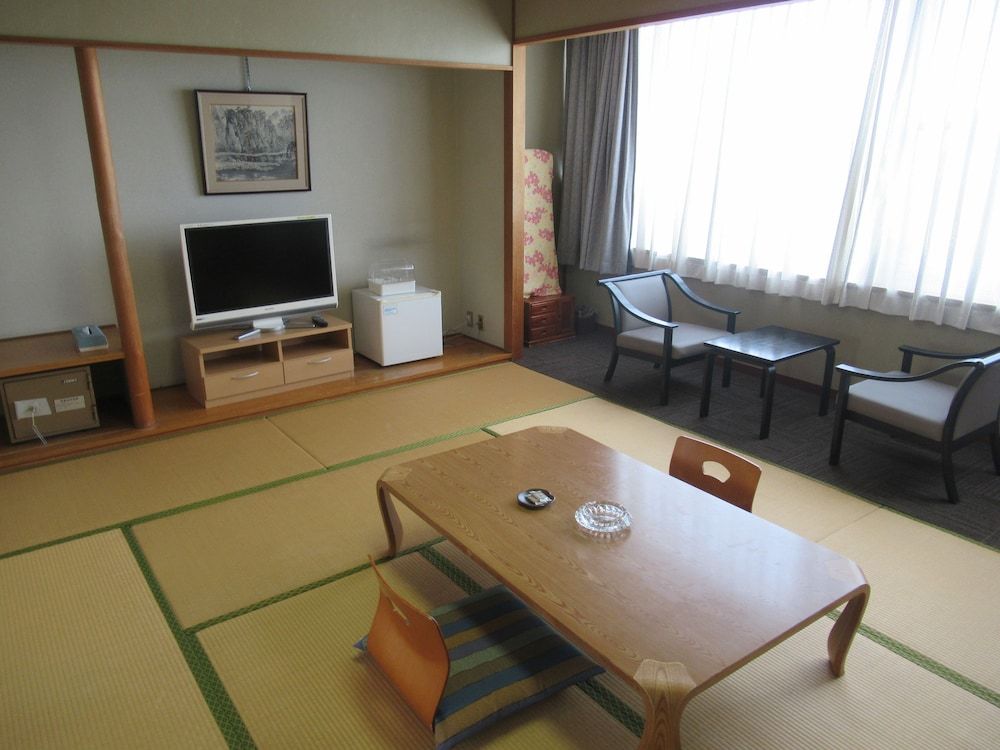 Japanese Style Room with 8 Tatami Mats