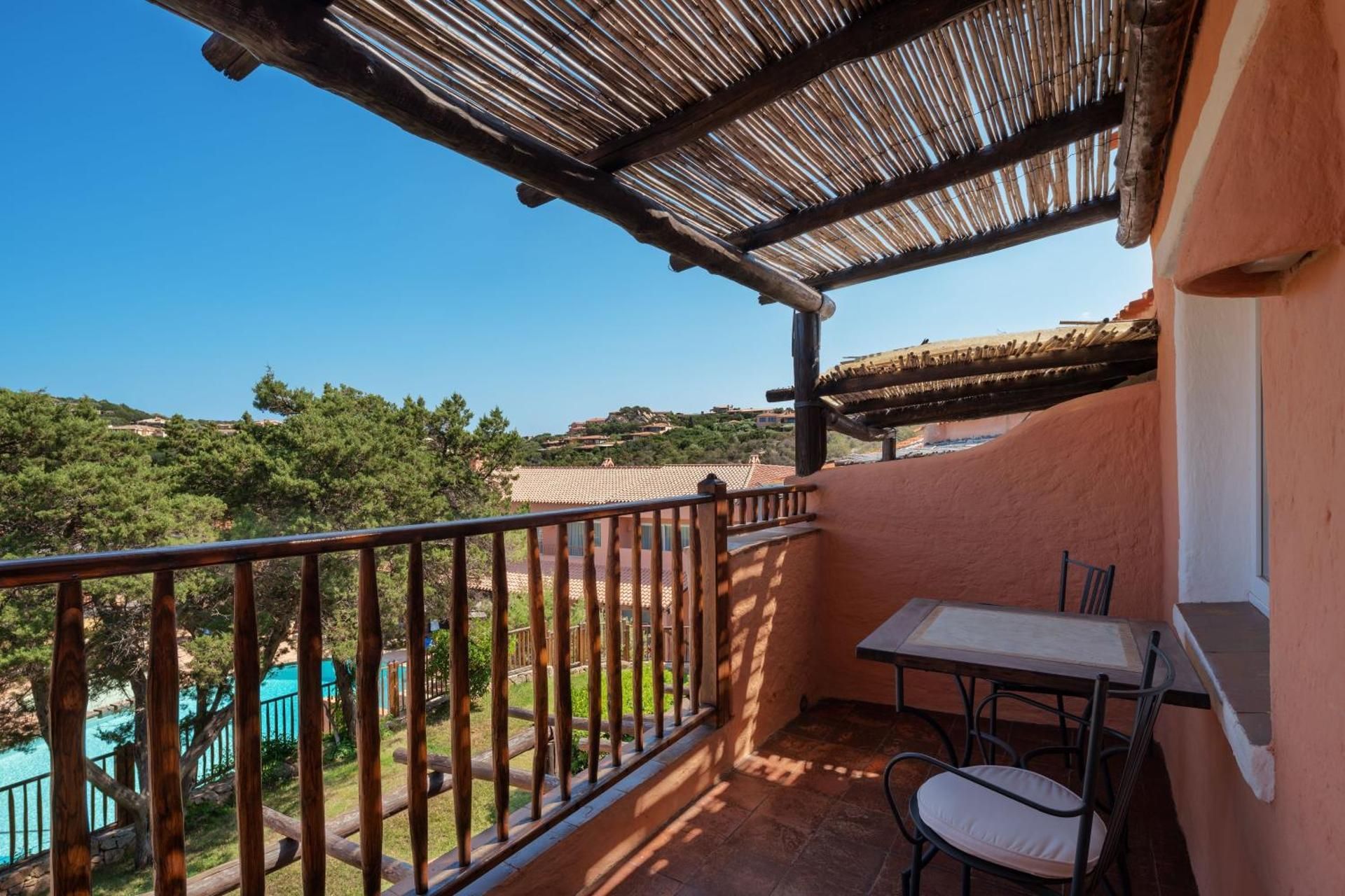 Deluxe Pool, king size bed, pool view, terrace
